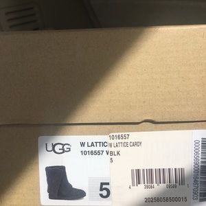 New with tag ugg size 5 lattice boots
